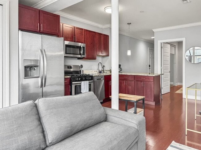 Building Photo - 606 S 2nd St