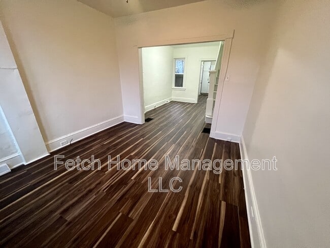 Building Photo - 462 S Christian St