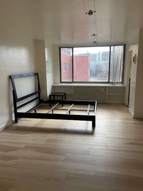 Bed Frame or Removed - your choice - 1111 Arlington Blvd