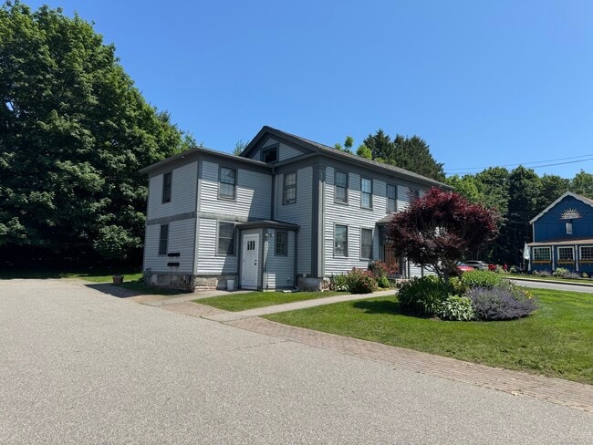 Building Photo - 3 E Pattagansett Rd