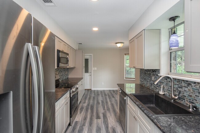 Foto del edificio - 2217 N 61st Ave