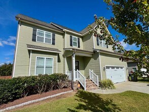 Building Photo - 11 Timber Croft Dr