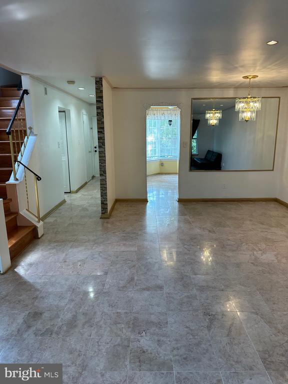 Building Photo - 4002 Summer Hollow Ct