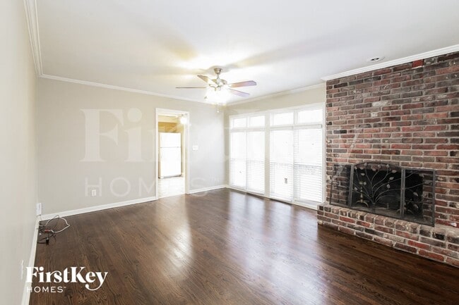 Building Photo - 9613 Beverly Dr