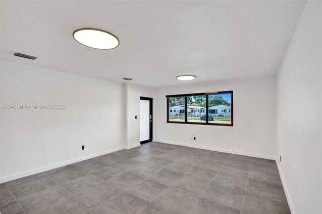 Foto del edificio - 3 bedroom in North Miami Beach FL 33160