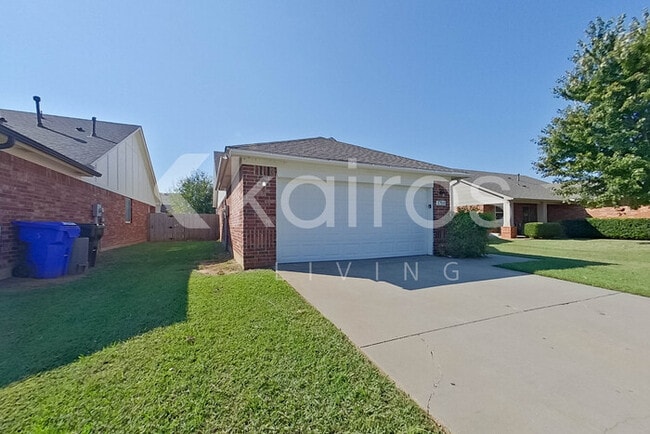 Building Photo - 2720 Edgemere Dr