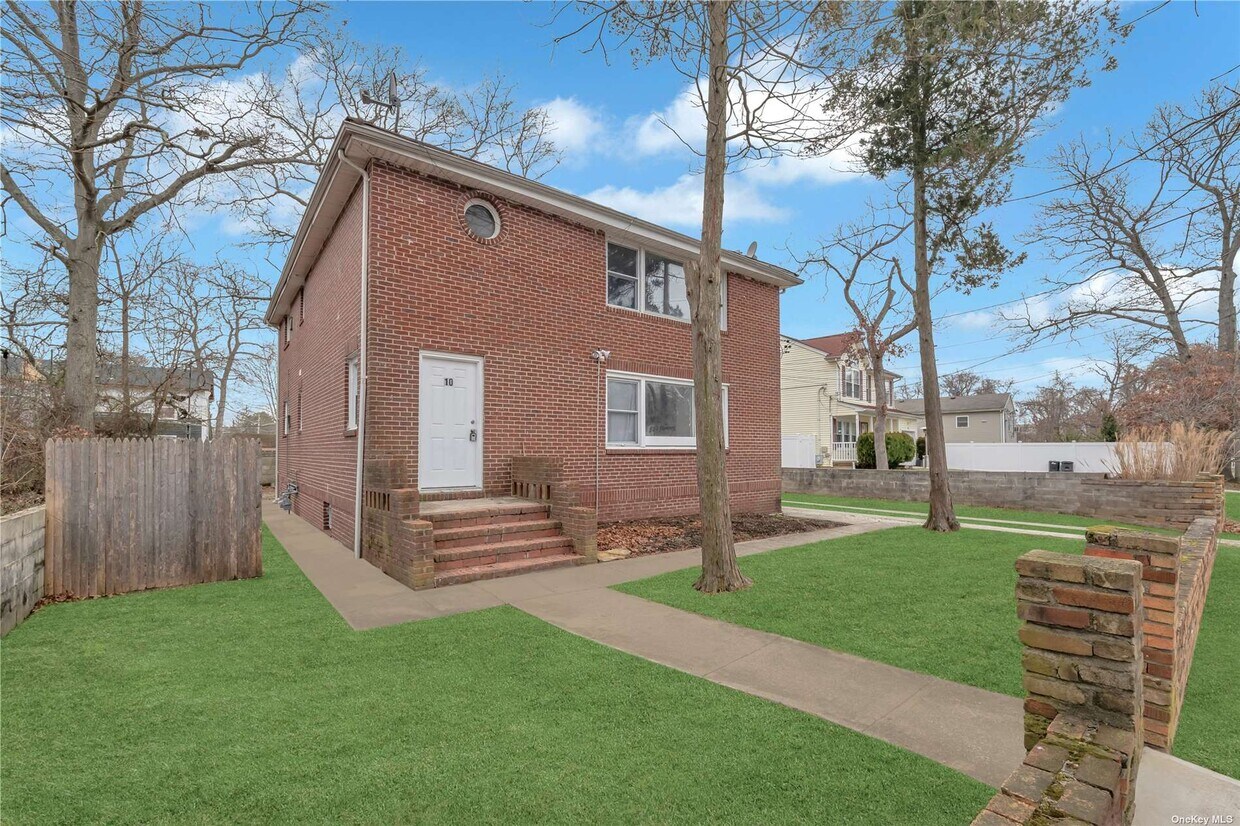 Primary Photo - 10 Spruce St