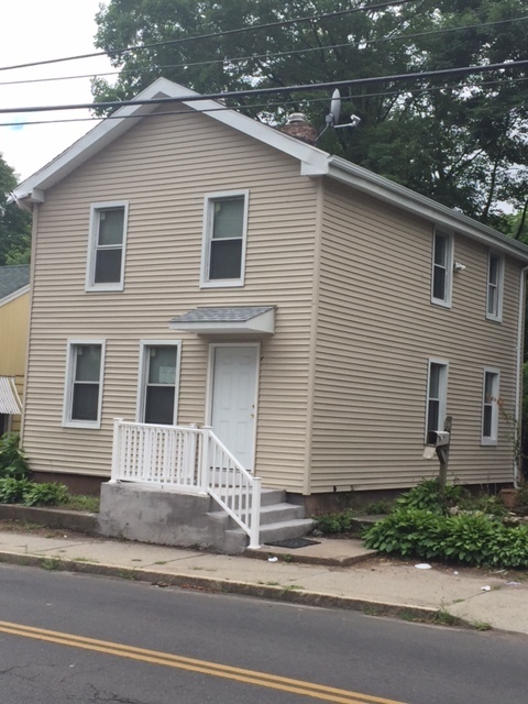 Foto del edificio - Newly Renovated 4 Bedroom Home