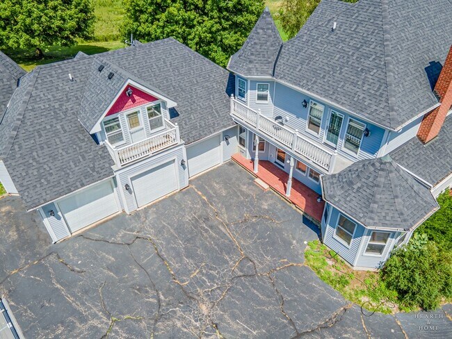 Building Photo - 45W235 Hillview Ln