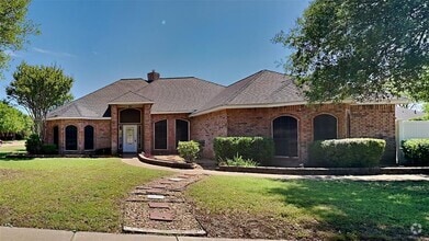 Building Photo - 3016 Coventry Ln