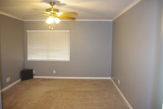 Building Photo - 220 Doucet Rd