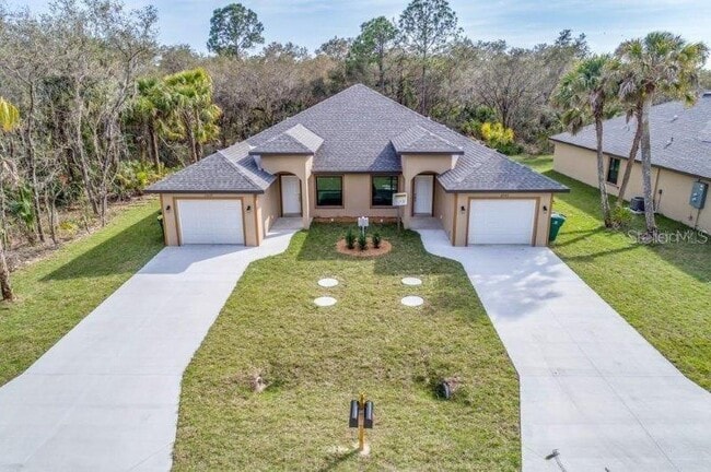 Foto del edificio - 17113 Thompson Ave