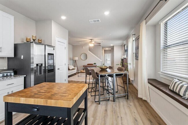 Foto del edificio - 283 Fieldwood Dr