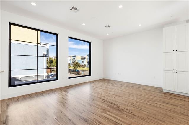 Foto del edificio - 2107 N Garrett Ave