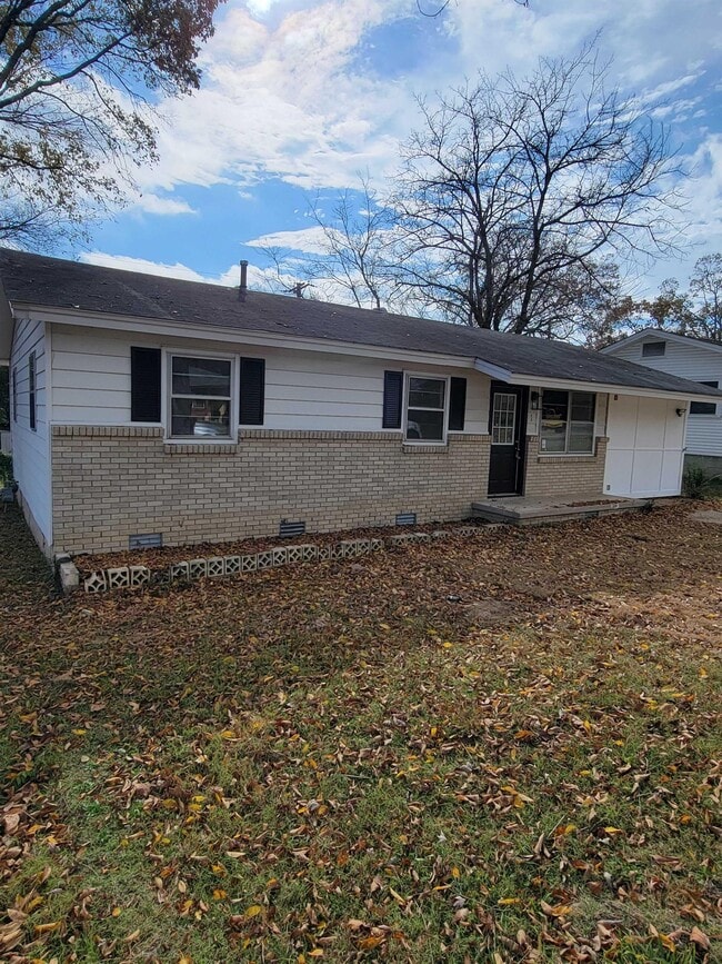 Building Photo - 1 Oakview Dr