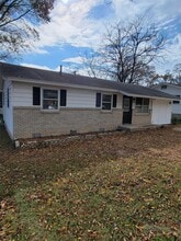 Building Photo - 1 Oakview Dr