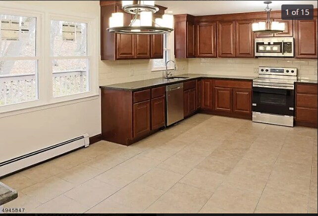 Kitchen - 9 Cromwell Dr