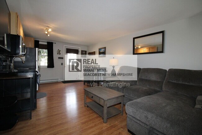 Foto del edificio - 93 Henry Law Ave