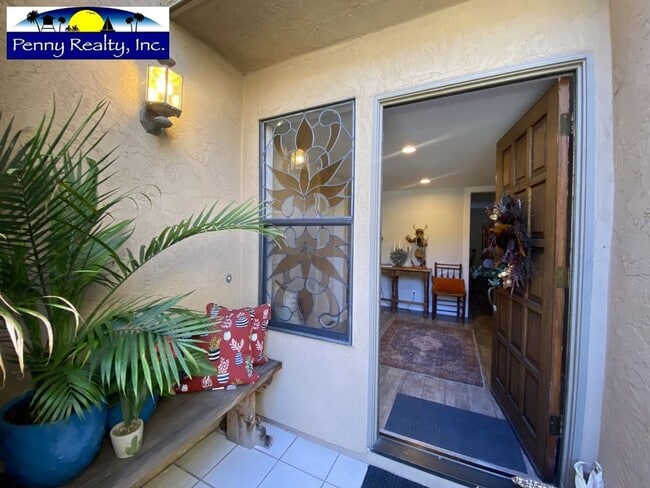 Building Photo - FULLY FURNISHED 2 Bedroom 2.5 Bath townhom...