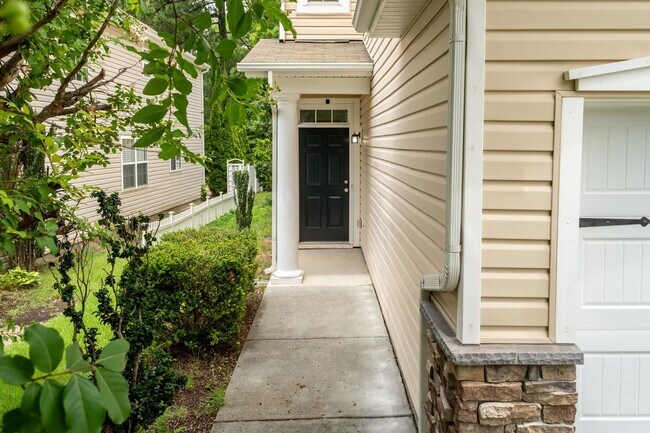 Foto del edificio - 3010 Remington Oaks Cir