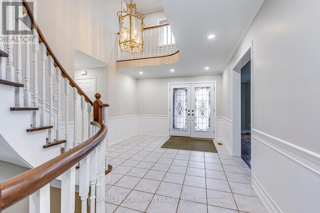 Building Photo - 1362 Pilgrims Way