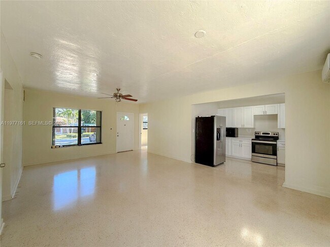 Foto del edificio - 1141 NE 154th Terrace
