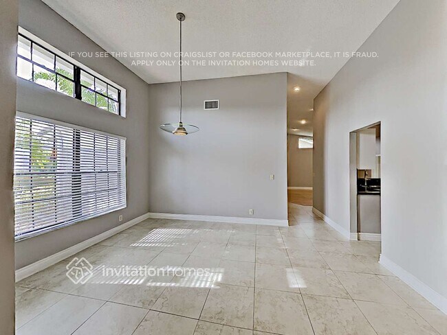 Foto del edificio - 22335 Martella Ave