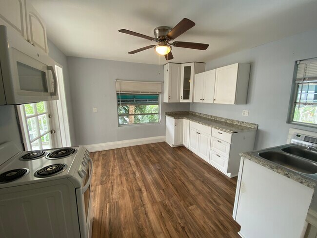 Foto del edificio - 114 NW 25th St