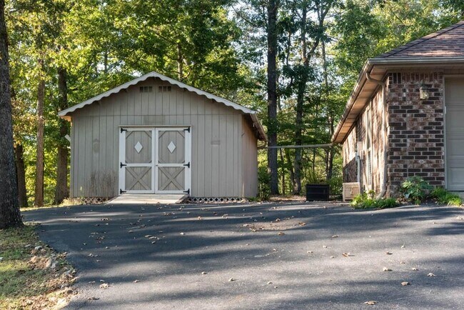 Building Photo - 36 Eaton Cir