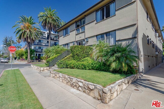 Foto del edificio - 758 N Hudson Ave