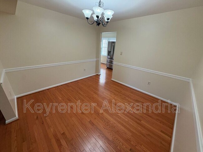 Foto del edificio - 8239 Dr Craik Ct