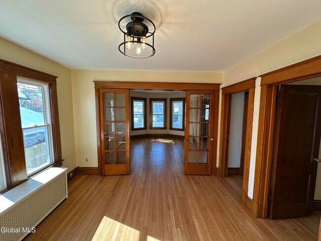 Building Photo - 65 Ten Eyck Ave