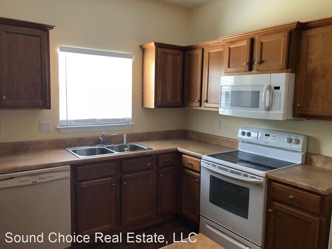 Foto del edificio - 3 br, 2 bath House - 399 Edge Ave