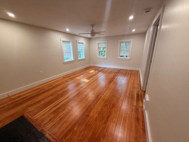 Building Photo - 40 Gibson St