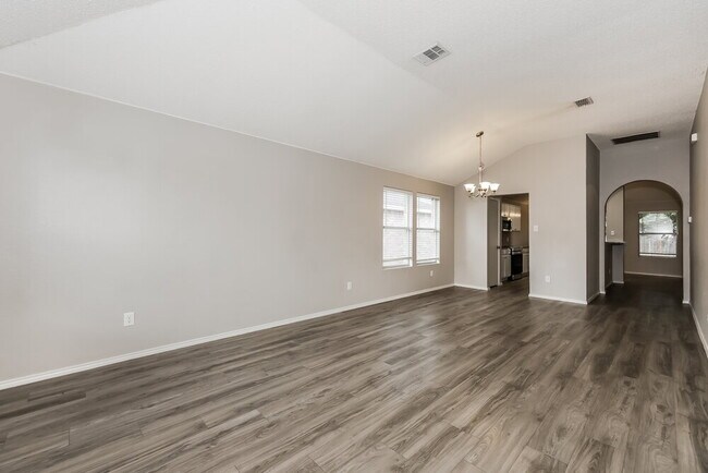 Foto del edificio - 706 Langford Dr