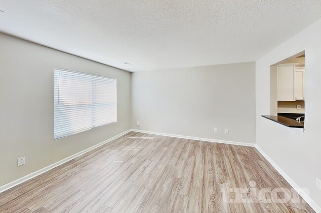 Building Photo - 1613 Brookgreen Ave