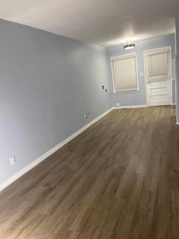 Building Photo - 1811 Lookout Ln