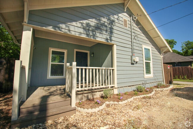 Building Photo - 633 N Morris St