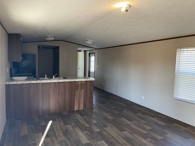 Foto del edificio - 2 BED, 2 BATH MOBILE HOME!
