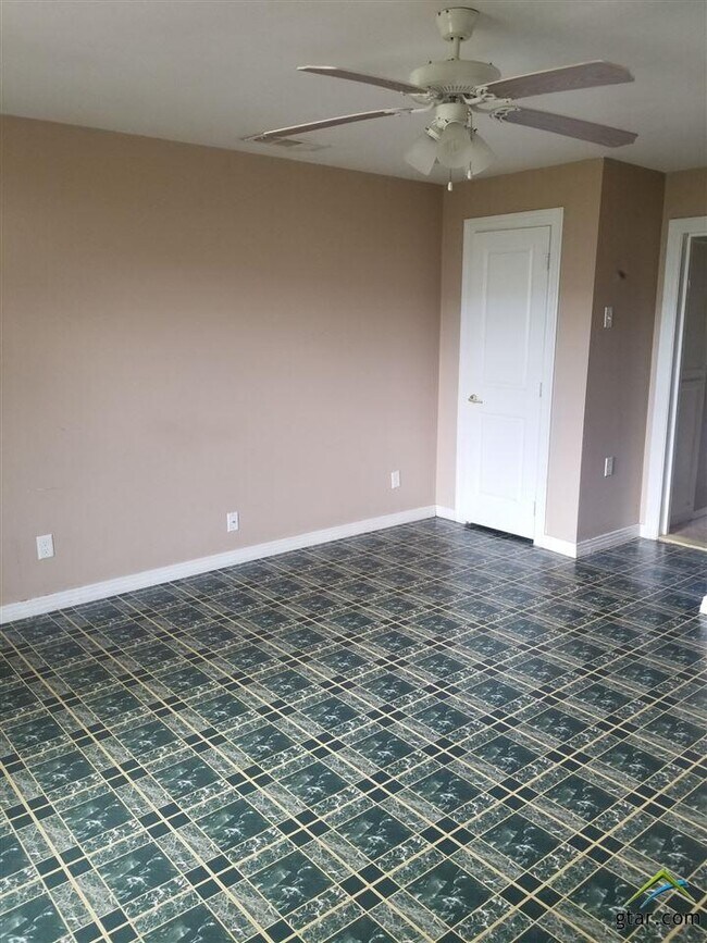Building Photo - 15066 TX-64