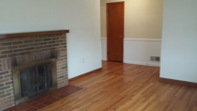 Foto del edificio - Very nice 3 bedroom house available for re...