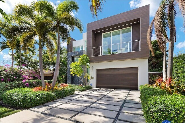 Photo - 2217 NE 17th Terrace House