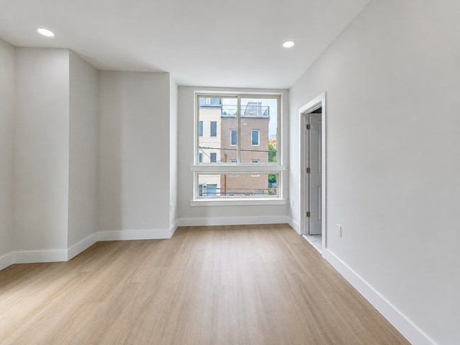 Building Photo - 122 E Cumberland St