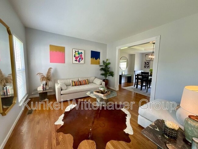 Building Photo - 2244 Haverford Dr