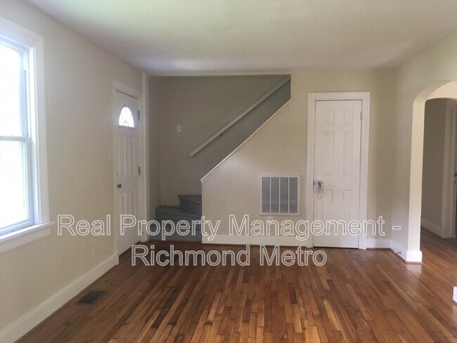 Building Photo - 208 Algiers Dr