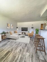 Interior Photo - Alhambra Gardens