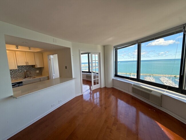 Foto del edificio - 155 N Harbor Dr