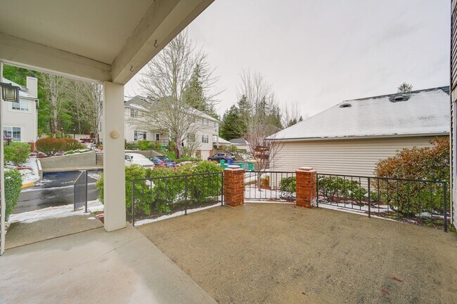 Building Photo - Spacious 2 Bed 2.5 Bath Home in Redmond