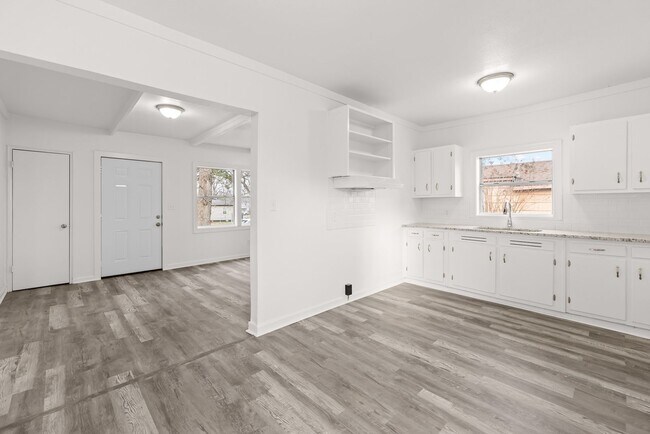 Foto del edificio - 829 51st St Ensley