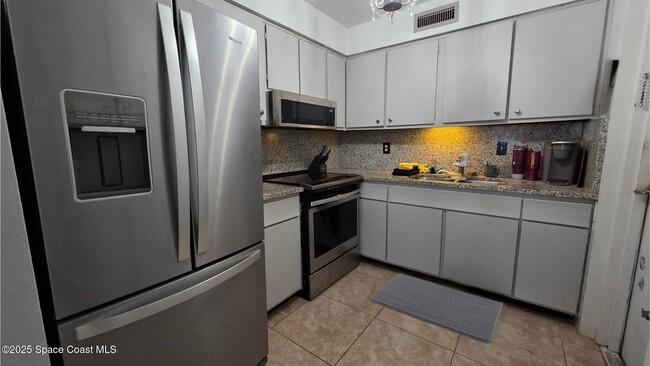 Foto del edificio - 8401 N Atlantic Ave
